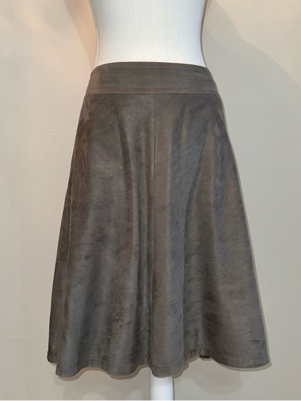 Suede Skirt in Taupe